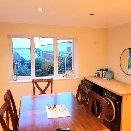 Specious 3Bed Property With Parking & Large Garden Aveley Exterior photo
