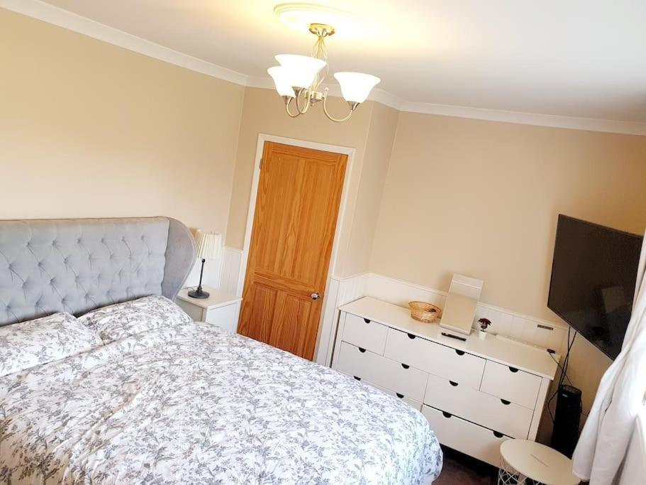 Specious 3Bed Property With Parking & Large Garden Aveley Exterior photo