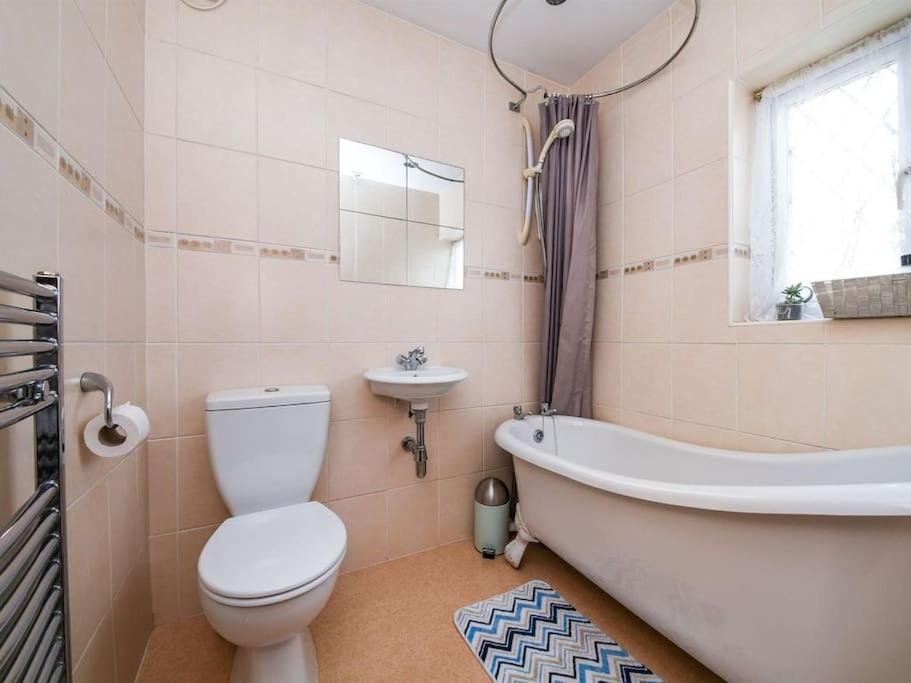 Specious 3Bed Property With Parking & Large Garden Aveley Exterior photo