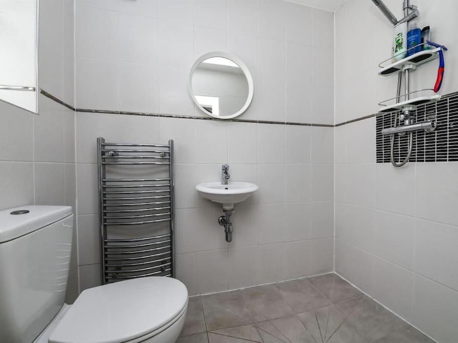 Specious 3Bed Property With Parking & Large Garden Aveley Exterior photo