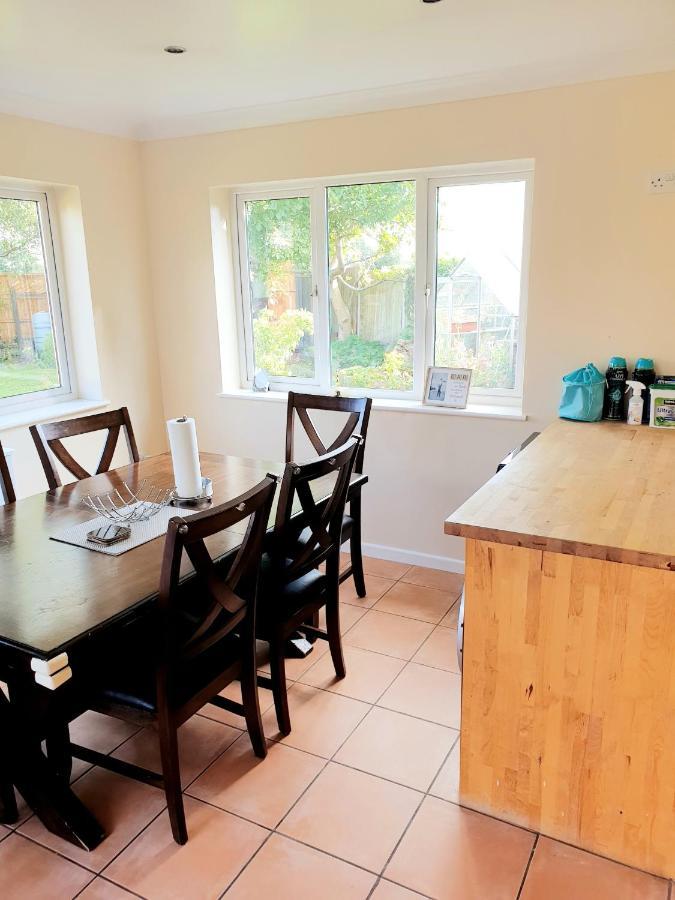 Specious 3Bed Property With Parking & Large Garden Aveley Exterior photo