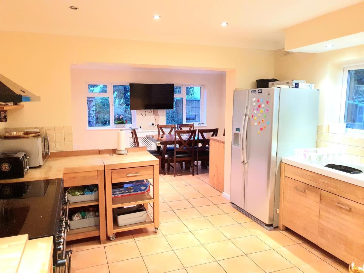 Specious 3Bed Property With Parking & Large Garden Aveley Exterior photo