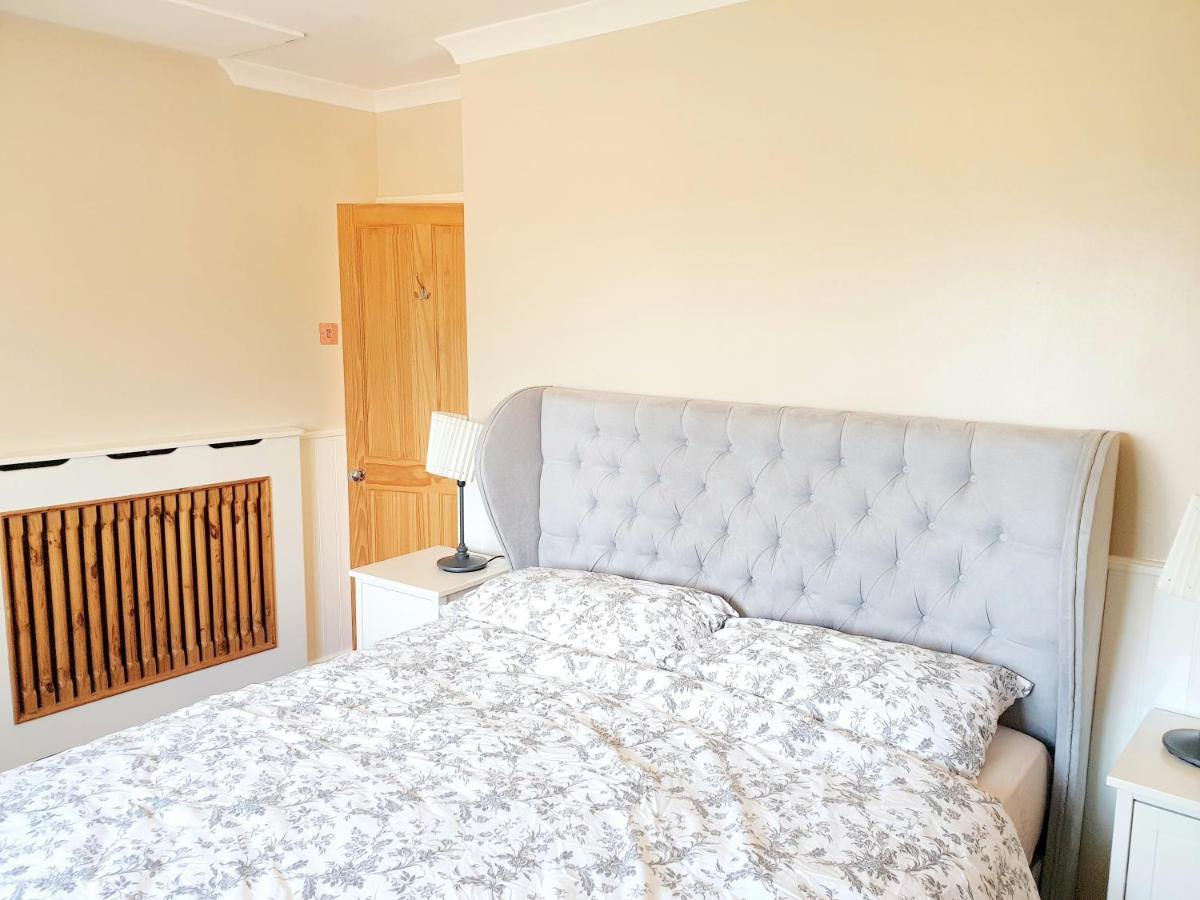 Specious 3Bed Property With Parking & Large Garden Aveley Exterior photo